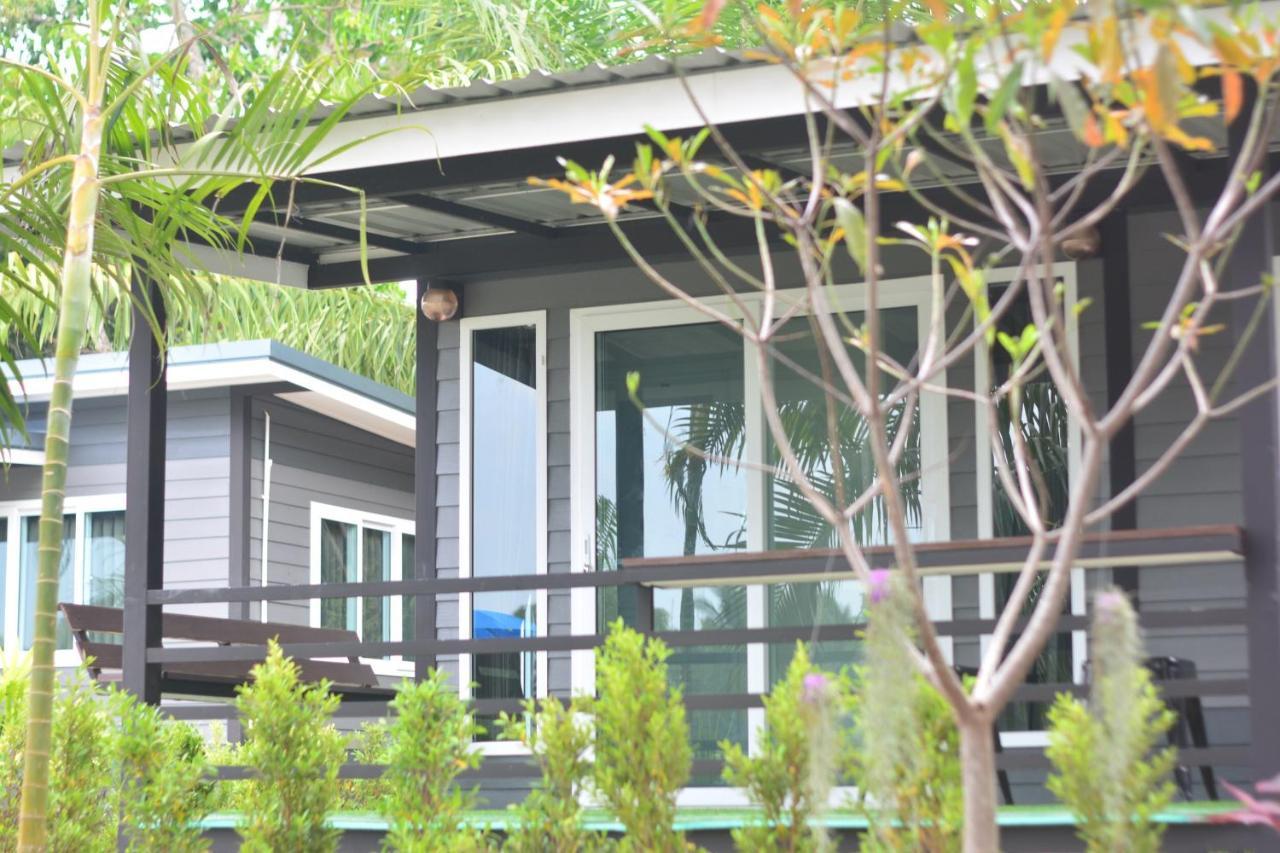 Baantia Chomtawan Bed & Breakfast Surat Thani Exterior photo