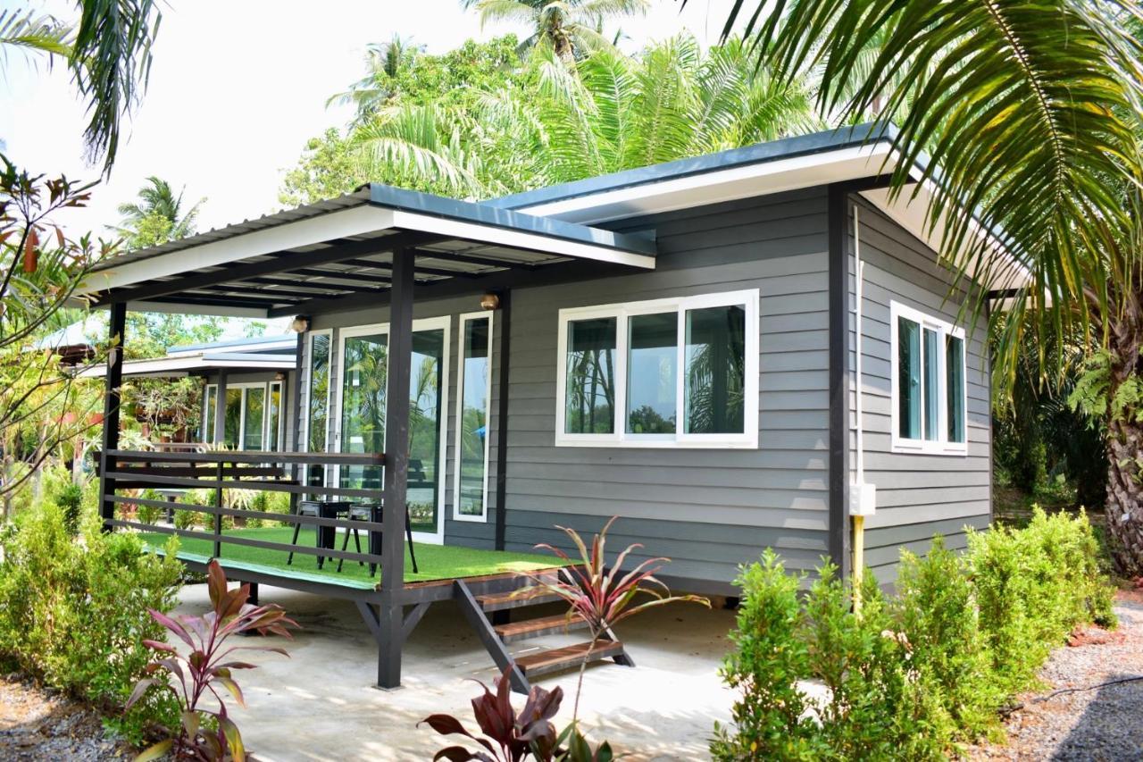 Baantia Chomtawan Bed & Breakfast Surat Thani Exterior photo