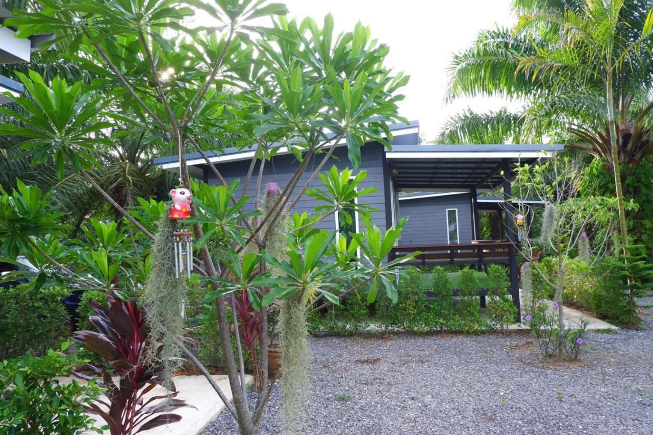 Baantia Chomtawan Bed & Breakfast Surat Thani Exterior photo