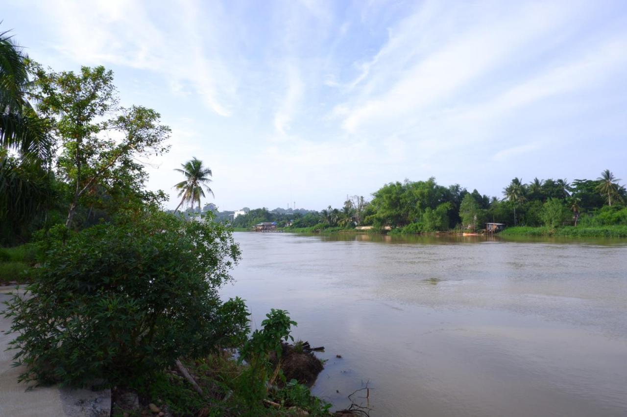 Baantia Chomtawan Bed & Breakfast Surat Thani Exterior photo